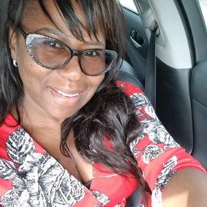 Meet your Posher, Latonya